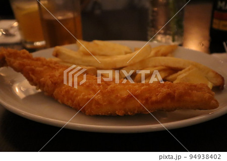 イギリス　フィッシュアンドチップス 94938402