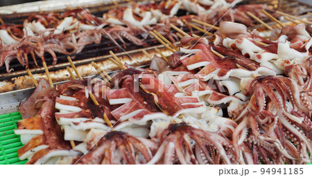 Grill squid in street market of Taiwan 94941185