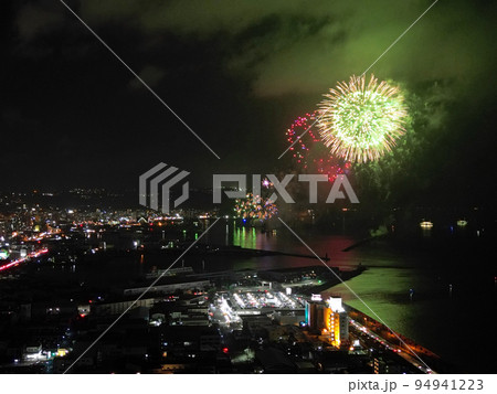 鹿児島の夏の風物詩、錦江湾花火大会の空撮 鹿児島の夏の風物詩、錦江湾花火大会の空撮 94941223