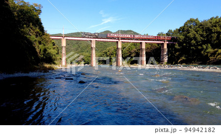 秩父鉄道SLパレオ号荒川橋梁通過 秩父鉄道SLパレオ号荒川橋梁通過 94942182