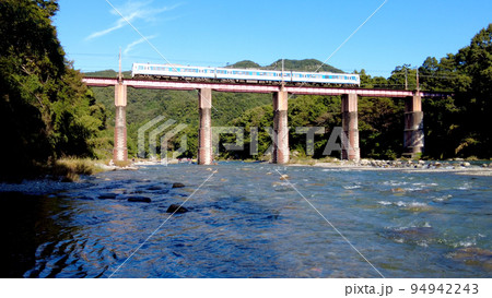 秩父鉄道荒川橋梁通過 94942243