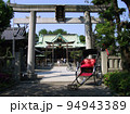 東京下町に鎮座する勝海舟ゆかりの牛島神社、人力車が似合う。 94943389