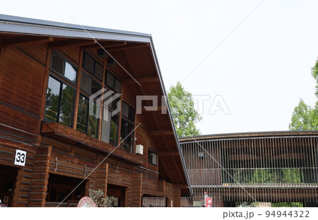 国営武蔵丘陵森林公園中央口の建物 国営武蔵丘陵森林公園中央口の建物 94944322