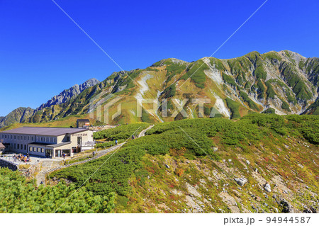 紅葉見頃な立山黒部アルペンルート 室堂平からの立山連峰 紅葉見頃な立山黒部アルペンルート 室堂平からの立山連峰 94944587