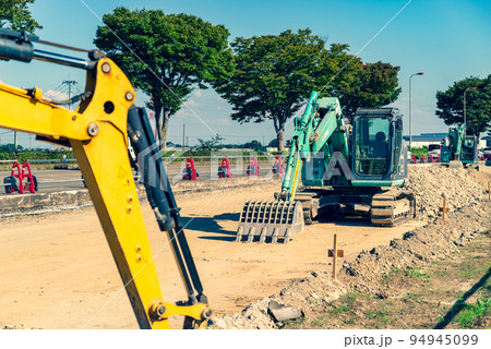 幹線道路の車線を増やす工事 国道17号上武道路 2022.10 e-5 暖色加味 幹線道路の車線を増やす工事 国道17号上武道路 2022.10 e-5 暖色加味 94945099