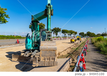 幹線道路の車線を増やす工事 国道17号上武道路 2022.10 f-1 幹線道路の車線を増やす工事 国道17号上武道路 2022.10 f-1 94945100