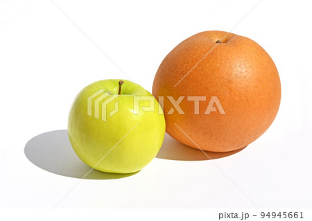りんご（グラニースミス）と梨（恵水） 94945661