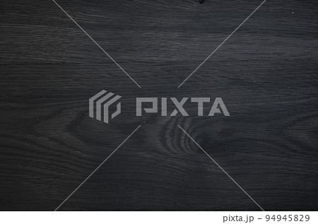 きれいな木目の背景素材_高級感のある木板のテクスチャ 94945829
