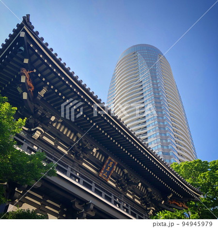 《東京都》港区のお寺とビル 94945979
