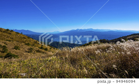 秋の高ボッチ高原・富士山・南アルプス・八ヶ岳・諏訪湖風景 94946094