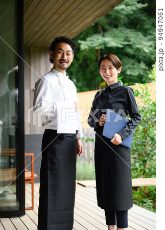 いそうなサービス業・接客業の店員さんのイメージ 94947061