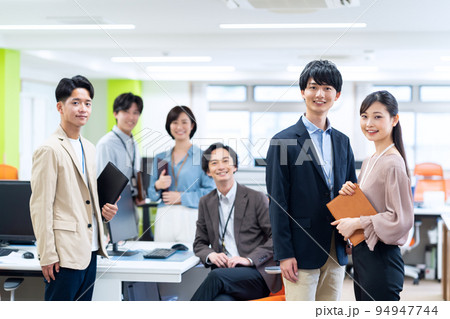 会議 ビジネス オフィス エンジニア オフィスカジュアル 会議 ビジネス オフィス エンジニア オフィスカジュアル 94947744