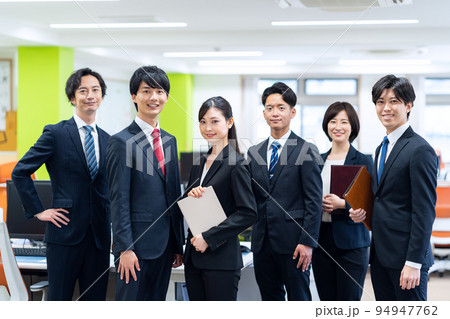 会議　ビジネス　ビジネスマン　オフィス 94947762