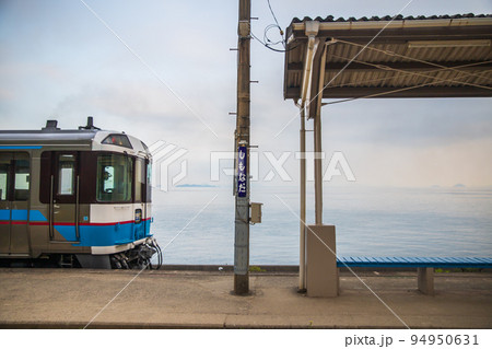 愛媛県 下灘駅の風景 愛媛県 下灘駅の風景 94950631