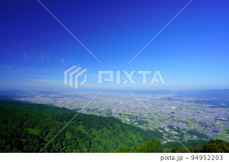 大和葛城山から快晴の秋・奈良盆地 大和葛城山から快晴の秋・奈良盆地 94952203