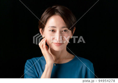 女性 黒バック 女性 黒バック 94954278