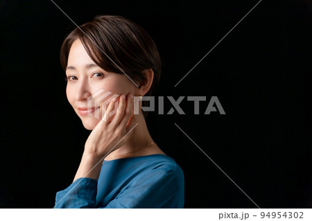 女性 黒バック 女性 黒バック 94954302