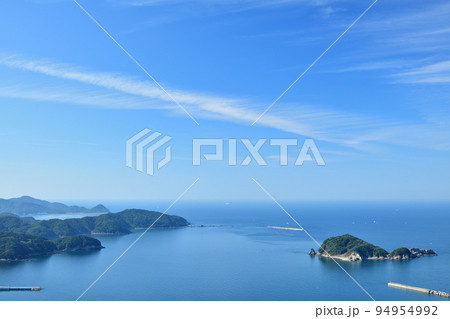 重山見晴台から由良湾・蟻島・小杭漁港を望む　【和歌山県日高郡由良町】 94954992