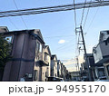 夕暮れの住宅街 94955170