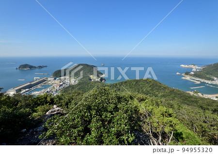 重山山頂近くから下山鼻・蟻島(左)、白崎半島(右)を望む 【和歌山県日高郡由良町】 重山山頂近くから下山鼻・蟻島(左)、白崎半島(右)を望む 【和歌山県日高郡由良町】 94955320