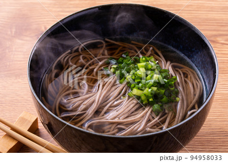 掛け蕎麦を食べる 94958033