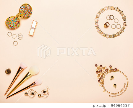 Fashionable Women's Cosmetics and Accessories Fashionable Women's Cosmetics and Accessories 94964557