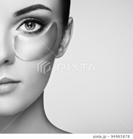 Portrait of Beauty woman with eye patches Portrait of Beauty woman with eye patches 94965878