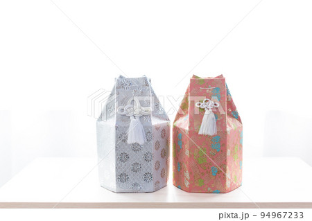 愛犬の遺骨　葬儀　骨壺　お骨 94967233