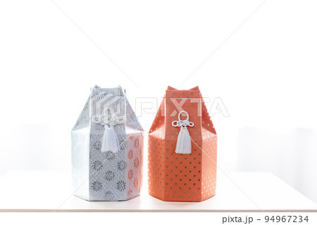 愛犬の遺骨　葬儀　骨壺　お骨 94967234