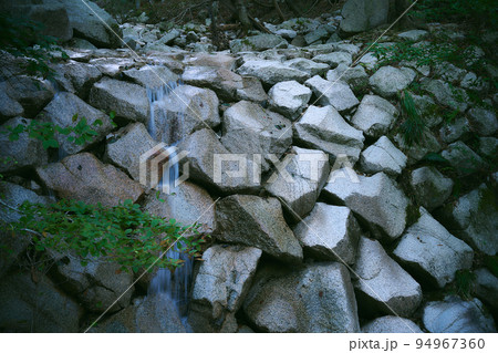 三重県 猫谷のなわだるみ堰堤 三重県 猫谷のなわだるみ堰堤 94967360