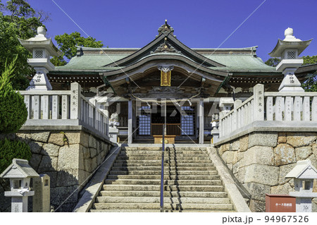 岩屋神社　拝殿　兵庫県淡路市 94967526