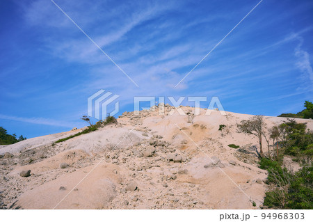 三重県　釈迦ヶ岳の登山コース上にあるハト峰 94968303
