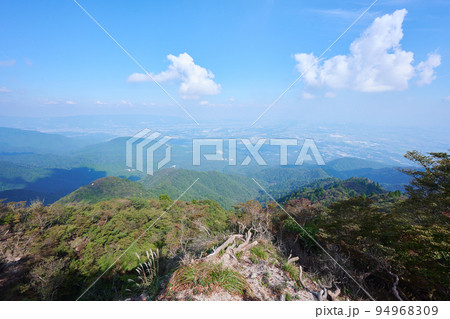 三重県　釈迦ヶ岳の登山道からの景色 94968309
