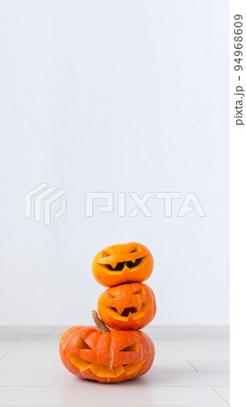 Banner Halloween pumpkins instagram stories. Funny Jack O'Lantern on the light room 94968609