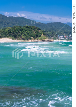 《静岡県》伊豆白浜海岸・エメラルドグリーンの美しいビーチ 94973010