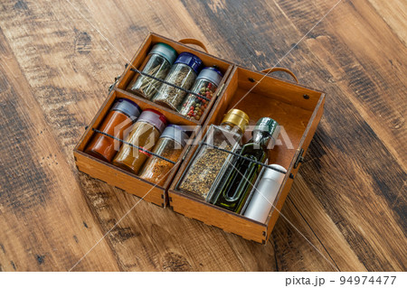 スパイスボックス Handmade spice box with antique designの写真素材