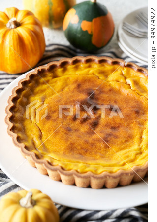 かぼちゃのチーズケーキタルト かぼちゃのチーズケーキタルト 94974922