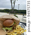ハンバーガー 94975735