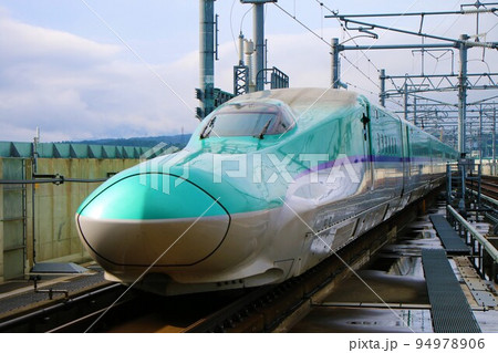 東北新幹線新青森駅 H5系「はやぶさ」 94978906