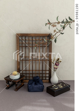 Korean traditional gift packaging with silk clothes 94981190