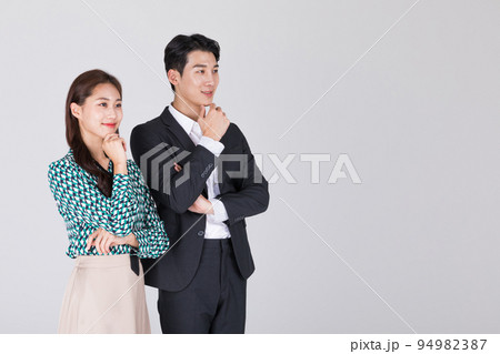 Korean young couple, man and woman wearing modern Hanbok_worrying 94982387