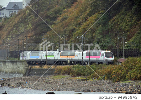 函館本線 朝里ー小樽築港 JR北海道 キハ183系5200番台 ノースレインボーエクスプレス(苗穂) 函館本線 朝里ー小樽築港 JR北海道 キハ183系5200番台 ノースレインボーエクスプレス(苗穂) 94985945