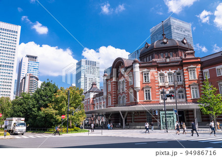 《東京都》東京駅・丸の内ビジネス街 94986716