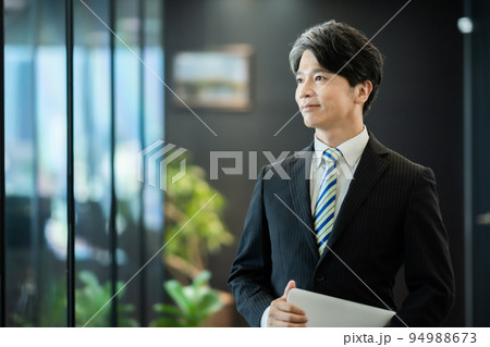 50代のビジネスマン 50代のビジネスマン 94988673