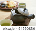 お茶のある食卓 94990830