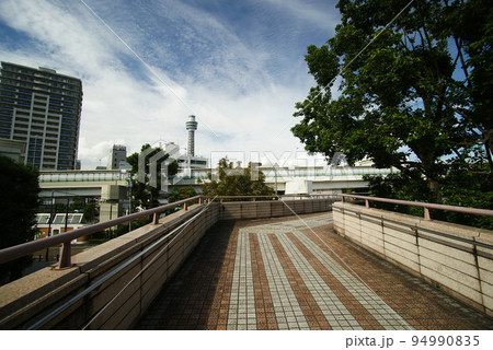 港の見える丘公園 フランス山地区 へのフランス橋 94990835