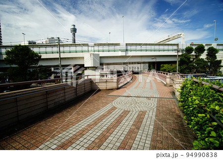 港の見える丘公園 フランス山地区 へのフランス橋 94990838