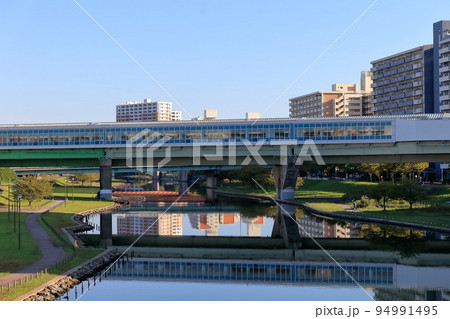 旧中川と都営新宿線 東大島駅 94991495