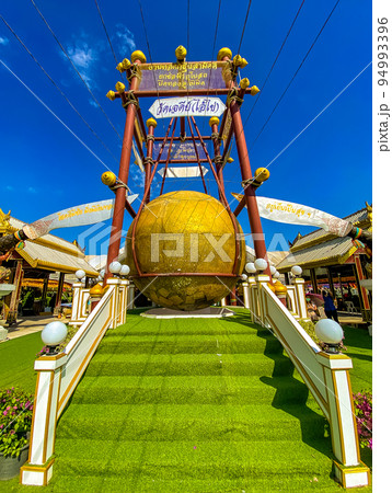 Ai Kai Wat Chedi chicken temple in Nakhon Si Thammarat, Thailand 94993396