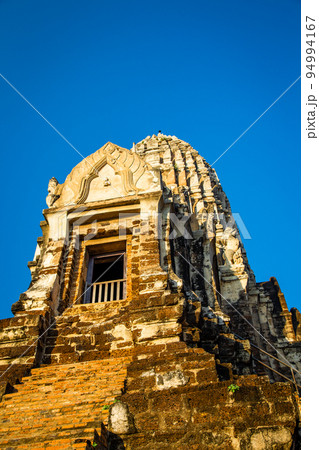 Wat Ratchaburana ruin temple in Ayutthaya Historical Park, Thailand Wat Ratchaburana ruin temple in Ayutthaya Historical Park, Thailand 94994167